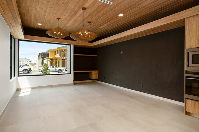 Building Photo - Carey Estates 4508