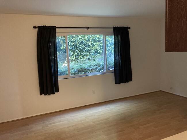 Dining Room - 3845 Westwood Blvd