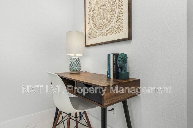 Building Photo - 1925 SW 3rd Terrace