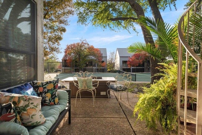 Building Photo - 143 World of Tennis Sq