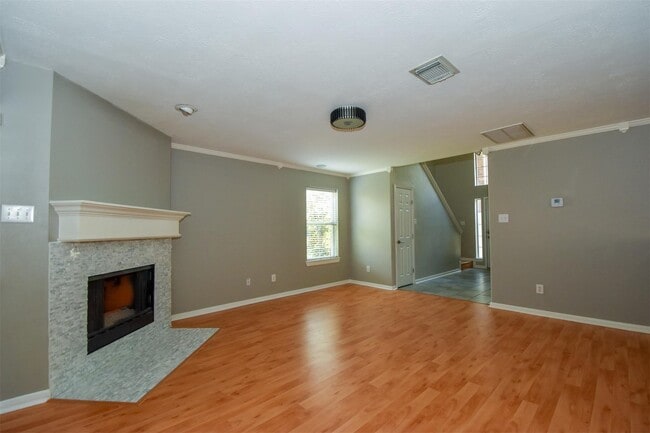 Building Photo - 26986 Crown Haven Dr