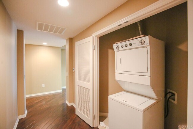 Building Photo - 12664 Chapman Ave