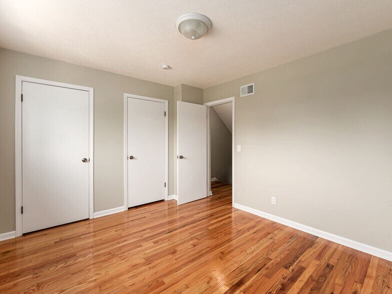 Building Photo - 1766 Willoway Cir S