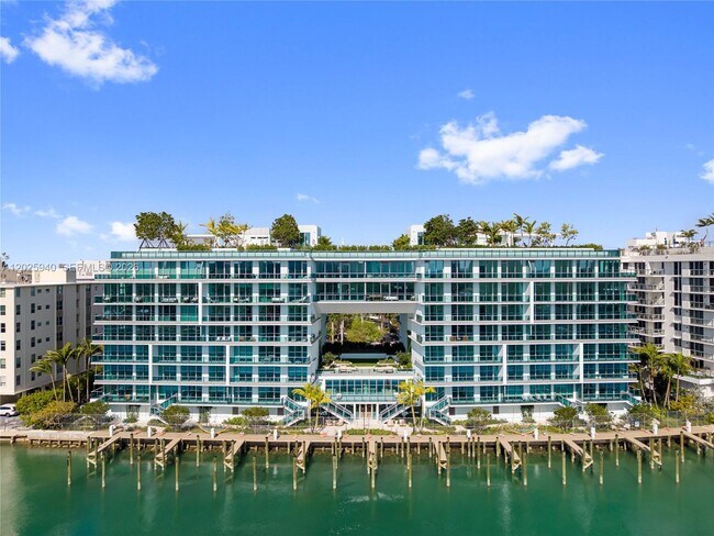 Building Photo - 9221 E Bay Harbor Dr