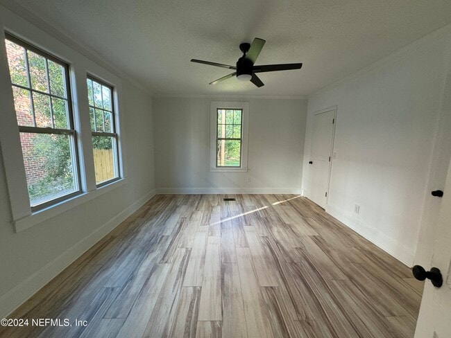 Building Photo - 2645 Dellwood Ave
