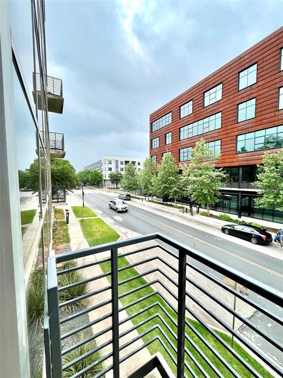 Building Photo - 601 Brushy St