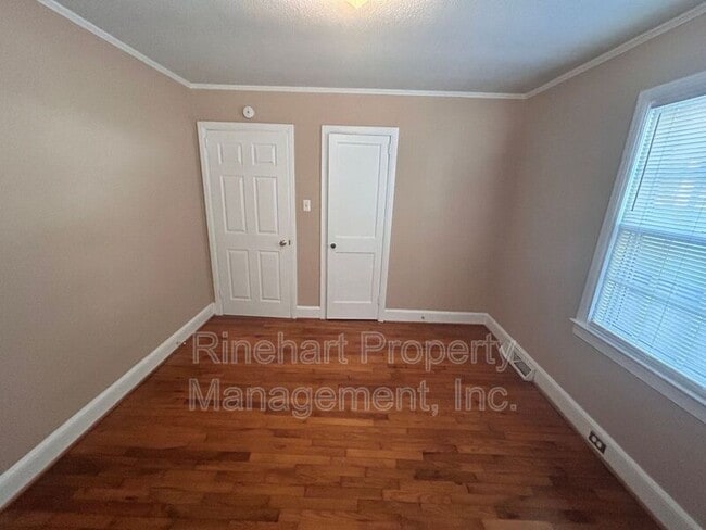 Building Photo - 1329 Eisenhower Rd