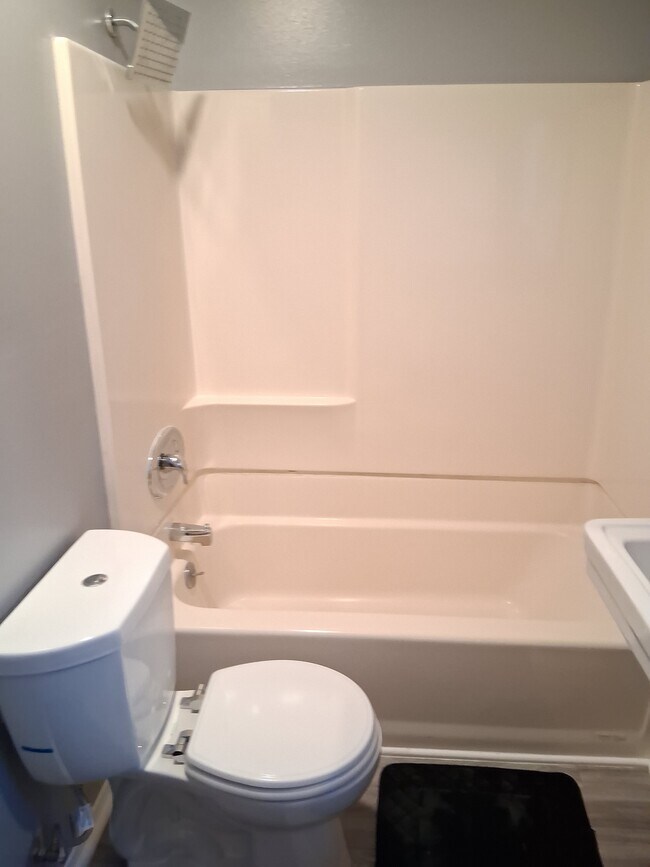 Building Photo - 2724 W Caldwell St