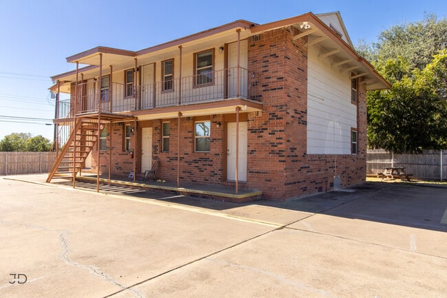 Building Photo - 1704 Fairfax Ave