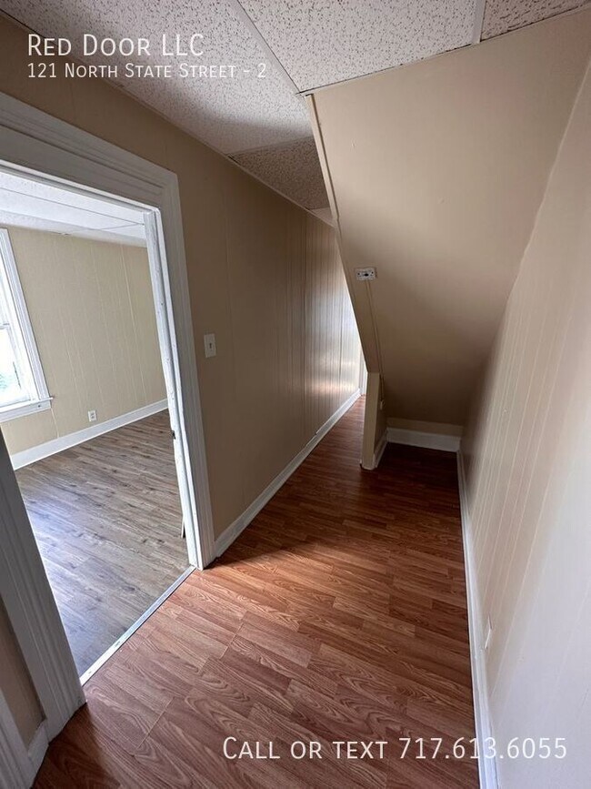 Building Photo - 121 N State St