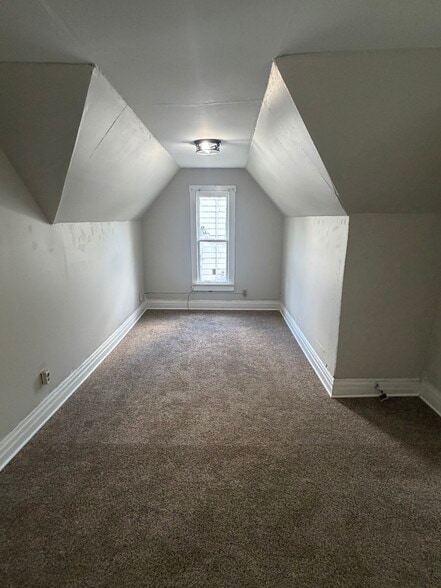Building Photo - 410 E Buchanan St