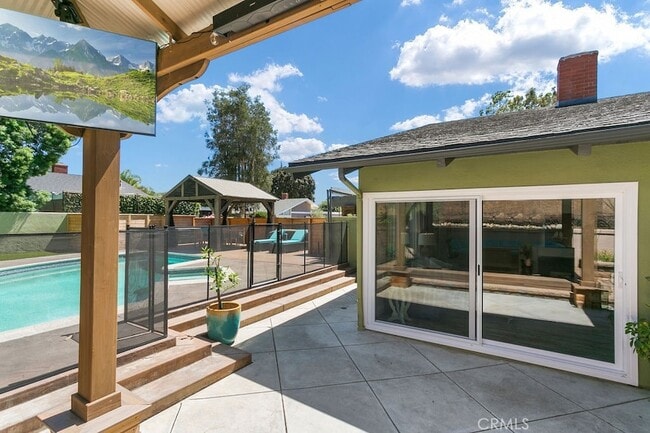Building Photo - 24585 Overlake