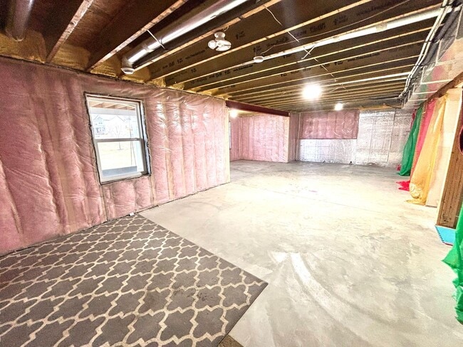 Building Photo - Beautiful 4 Bedroom Single Family Home in Prime Shakopee Neighborhood