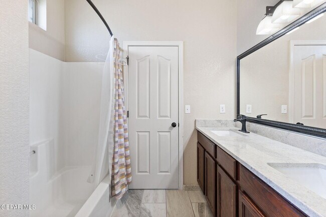 Building Photo - 11107 Redstone Cove Dr