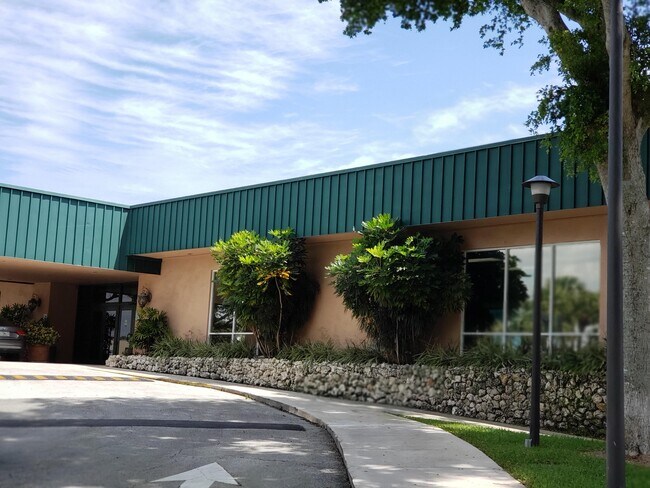 Building Photo - 912 Flanders S