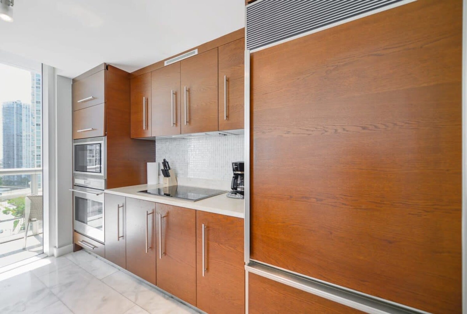 Building Photo - 485 Brickell Ave