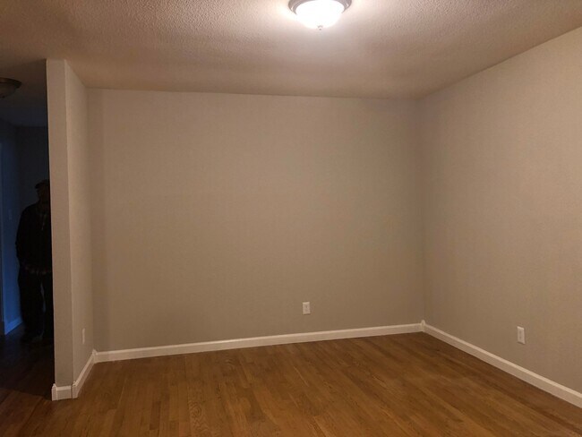 Building Photo - 4 Bedroom / 2.5 Baths / 2 Car Garage with ...