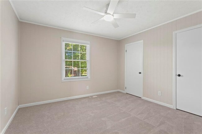 Building Photo - 37 Skyview Cir