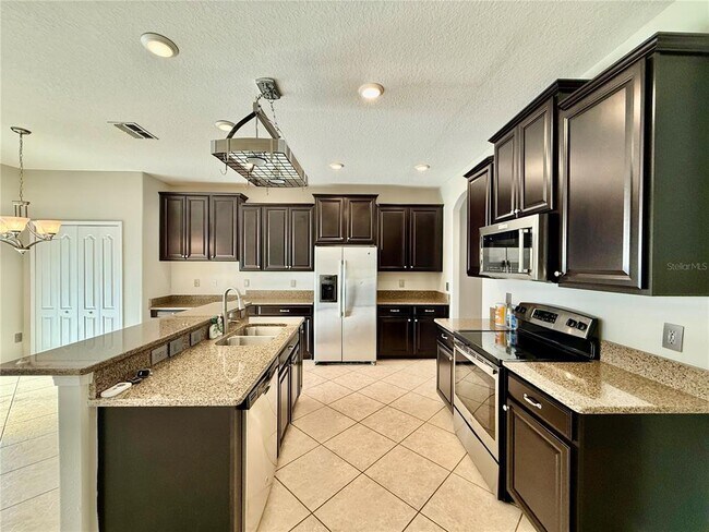 Building Photo - 13242 Wellington Hills Dr