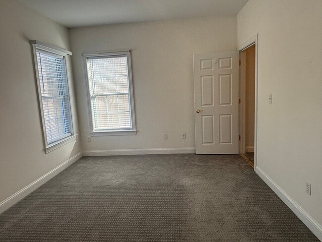 Building Photo - 501 Autumn Ridge Dr