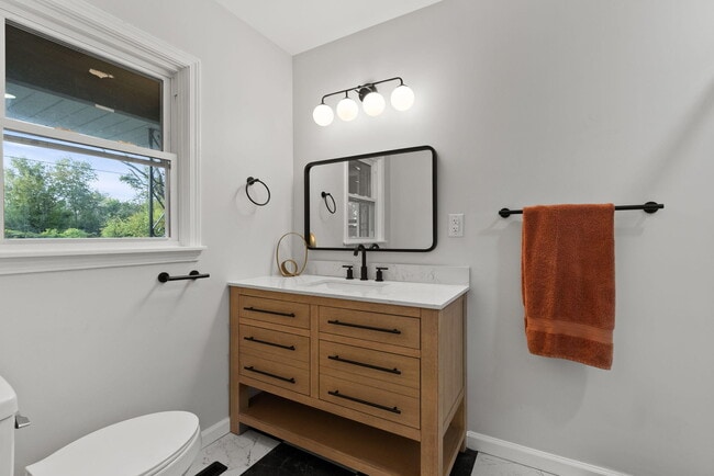 Building Photo - 1032 Algonquin Trail