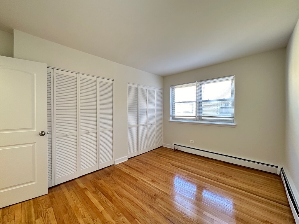 Building Photo - 6830 N Sheridan Rd