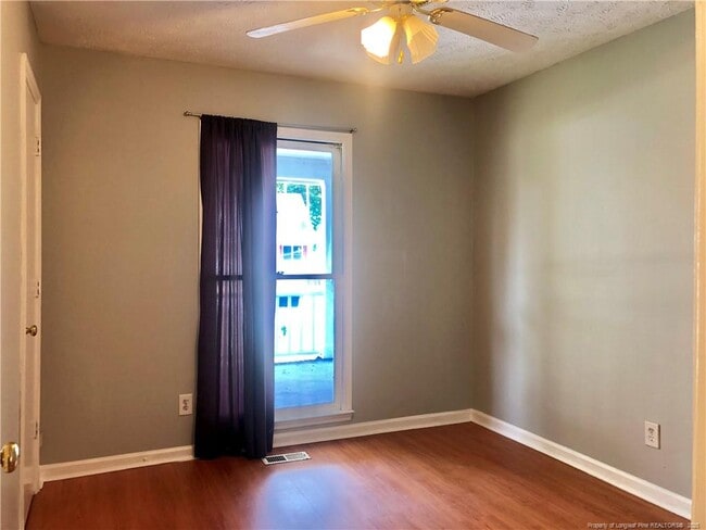 Building Photo - 694 Dowfield Dr
