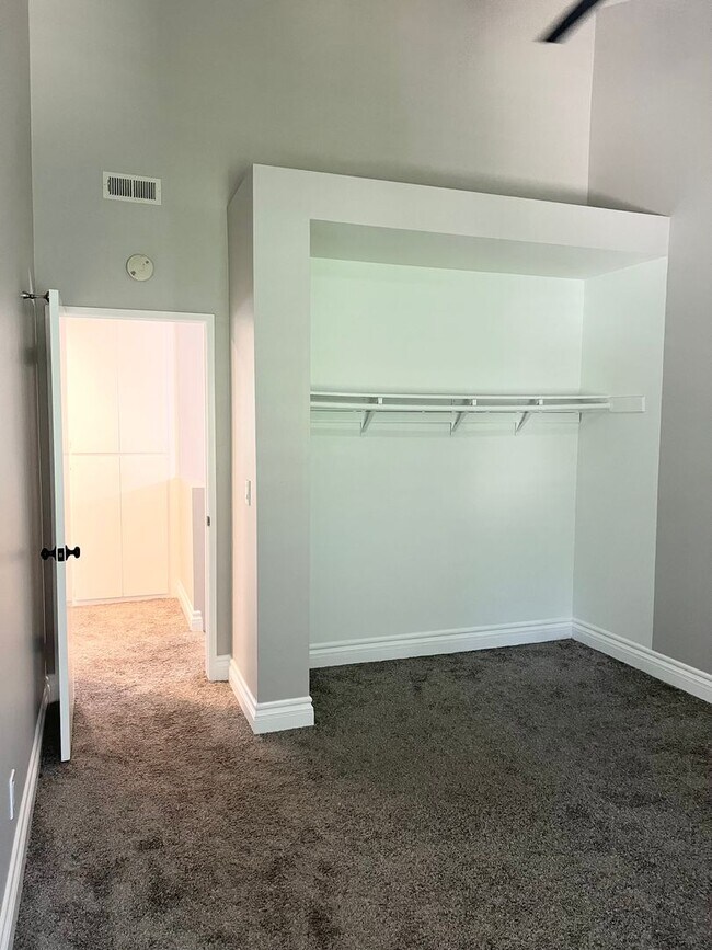 Building Photo - 4 Bed/ 3 Bath Yorba Linda Home with 2 Car Garage
