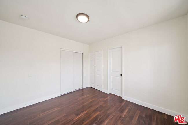 Building Photo - 5390 Romaine St