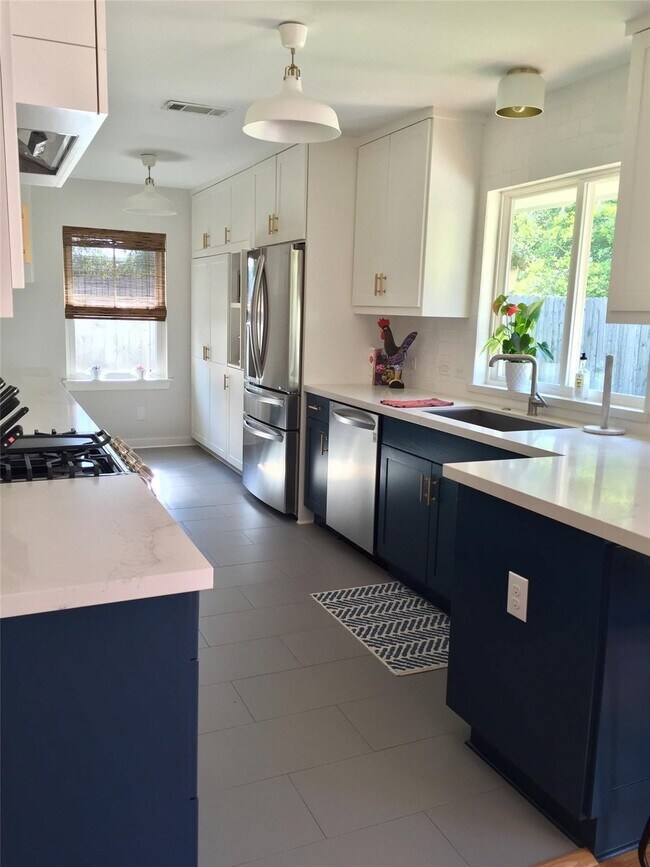 Building Photo - 5546 Pagewood Ln