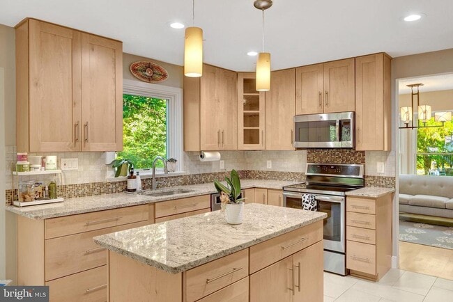 Building Photo - 11637 Quail Ridge Ct