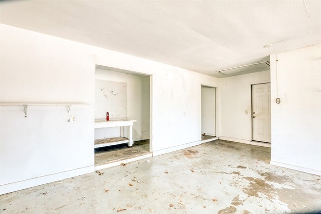 Building Photo - 607 Rosewood Dr