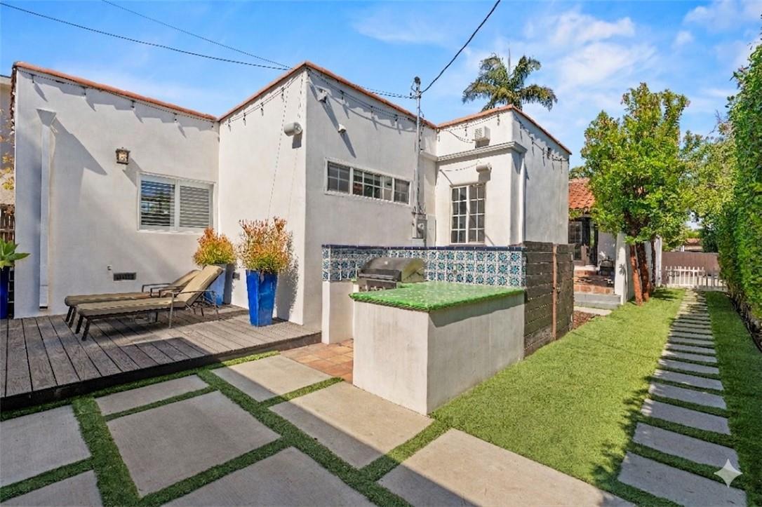 Building Photo - 129 N Crescent Heights Blvd