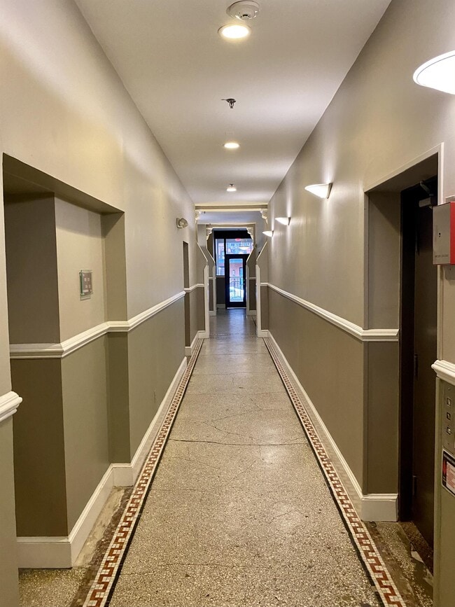 Building Photo - 1415 Chapin St NW
