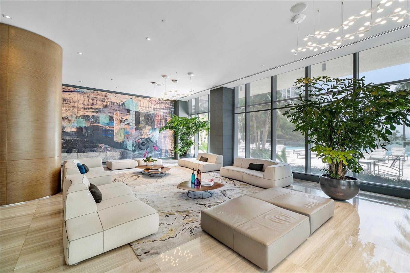 Building Photo - 460 NE 28th St