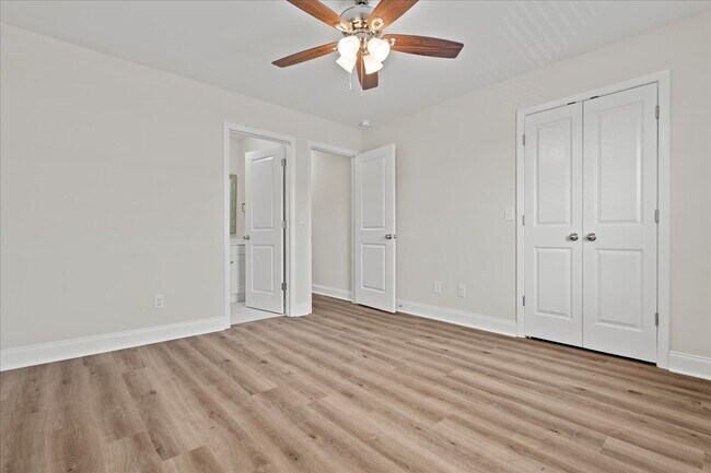 Building Photo - 2804 1/2 Alligator Rd