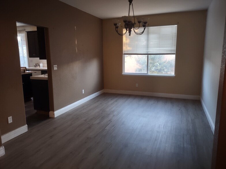 Building Photo - 3013 Collingham Ct