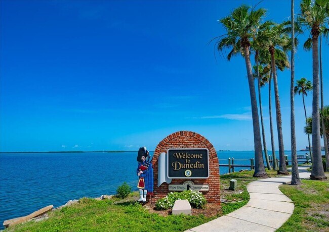 Building Photo - 2152 Gulf View Blvd