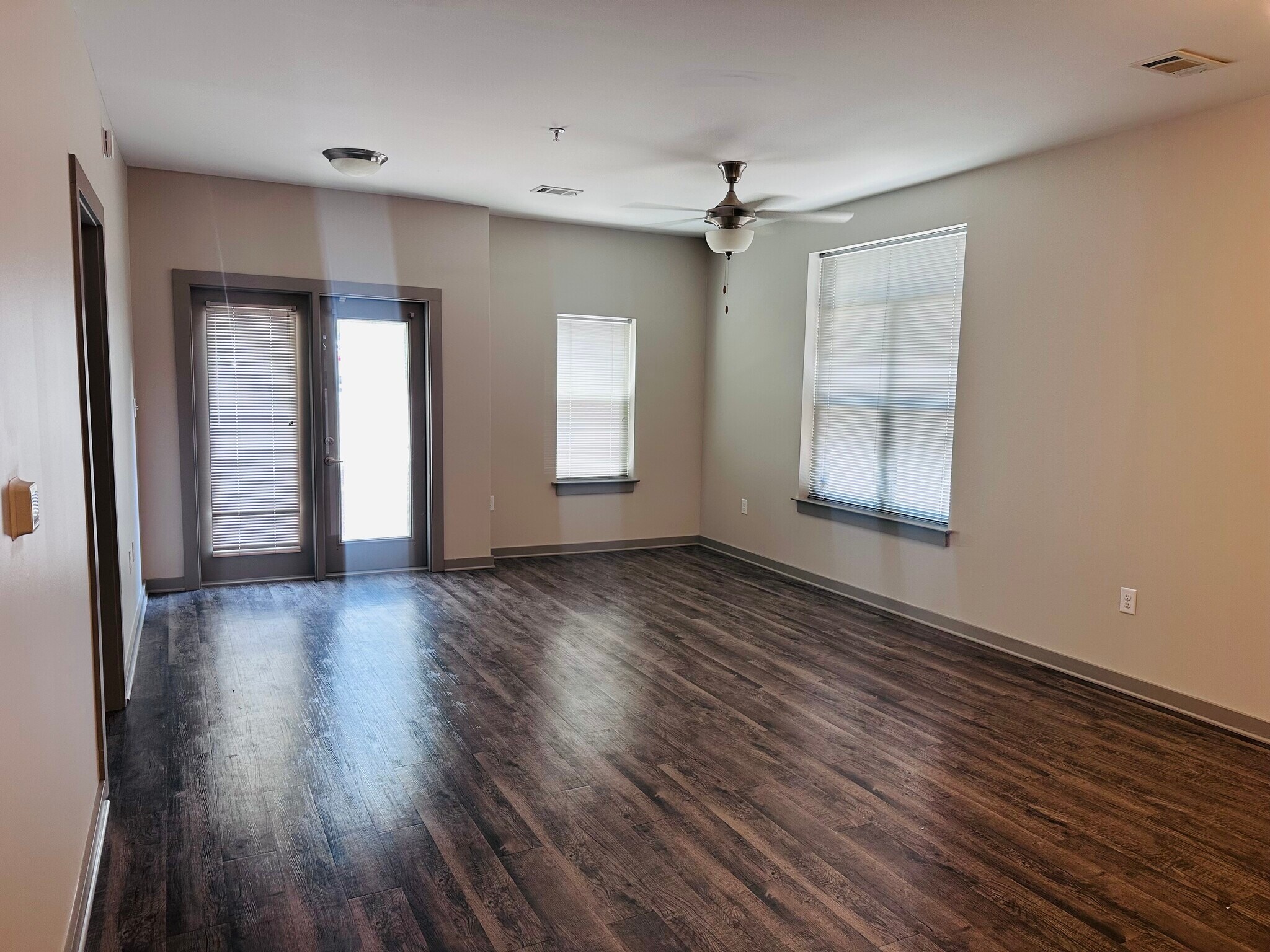 Building Photo - 782 Riverfront Pky