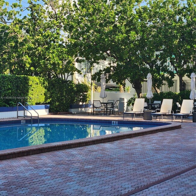 Building Photo - 6450 Collins Ave