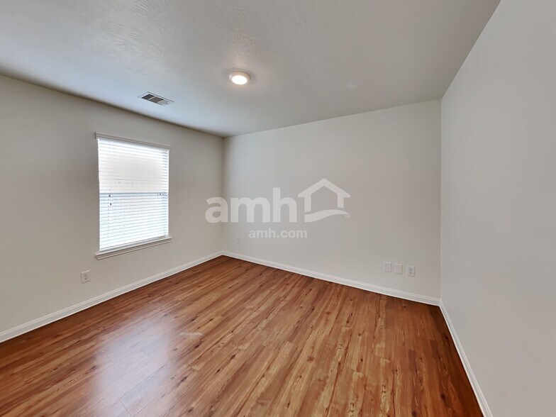 Building Photo - 1115 Watson Crossing Way