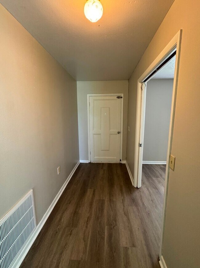 Building Photo - No HOA. Oversized 3/2 Home. NEW PHOTOS COMING SOON
