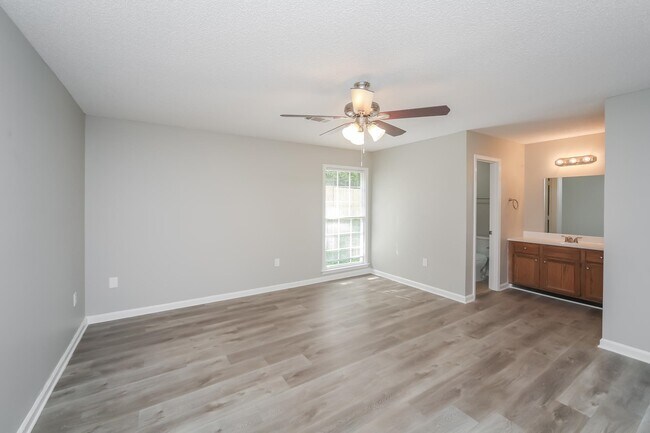Building Photo - 4305 Satin Oak Cove