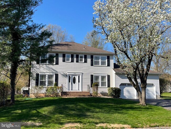 Building Photo - 193 Beekman Ln