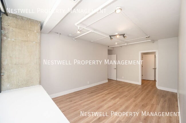 Building Photo - 44 W Broadway