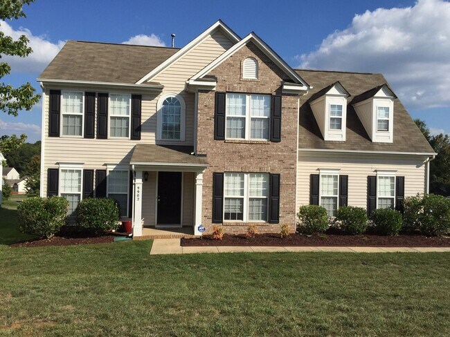 Primary Photo - Spacious 4-bedroom home