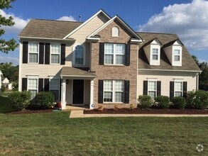 Building Photo - Spacious 4-bedroom home