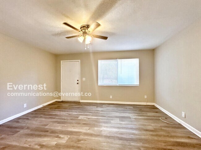 Building Photo - 6657 Blackwood Dr