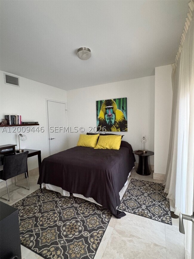 Building Photo - 5875 Collins Ave