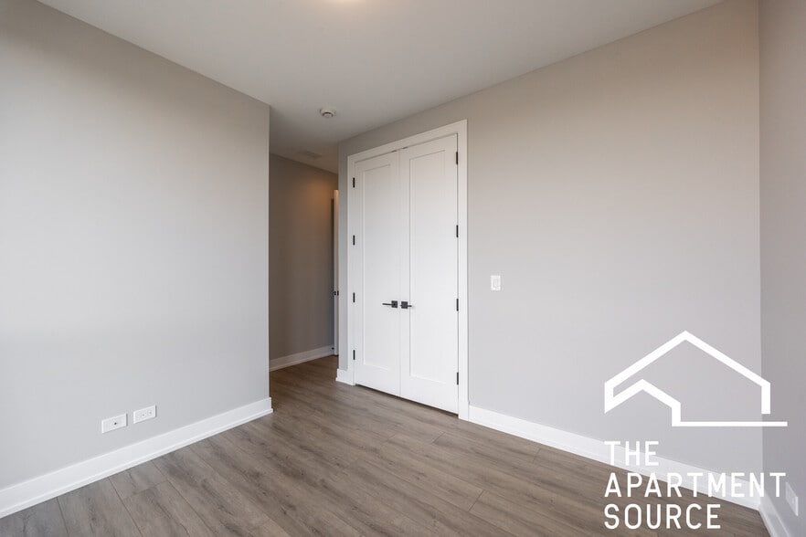 Building Photo - 2355 W Flournoy St